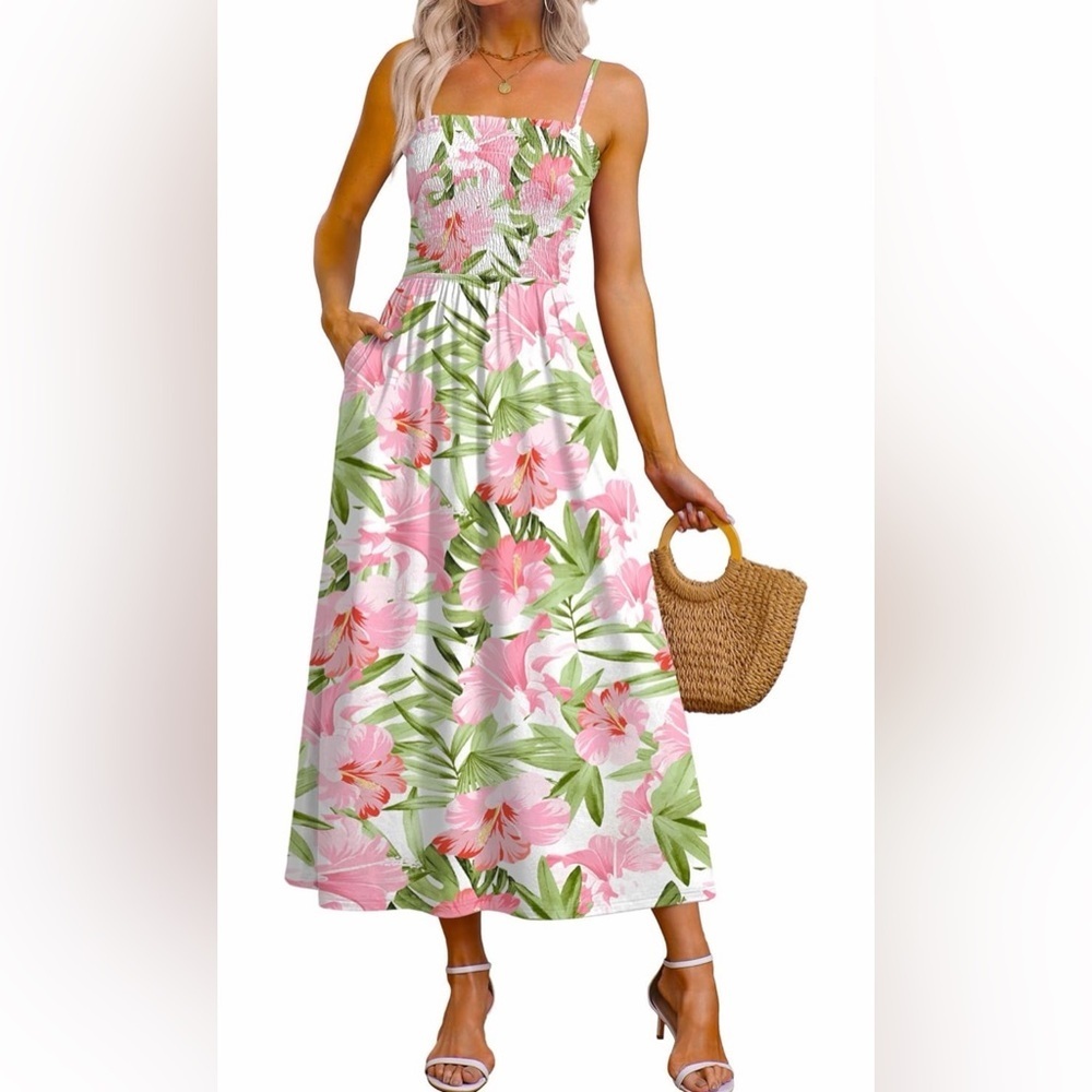 🆕Spaghetti Strap Maxi Dresses Smocked with Pockets